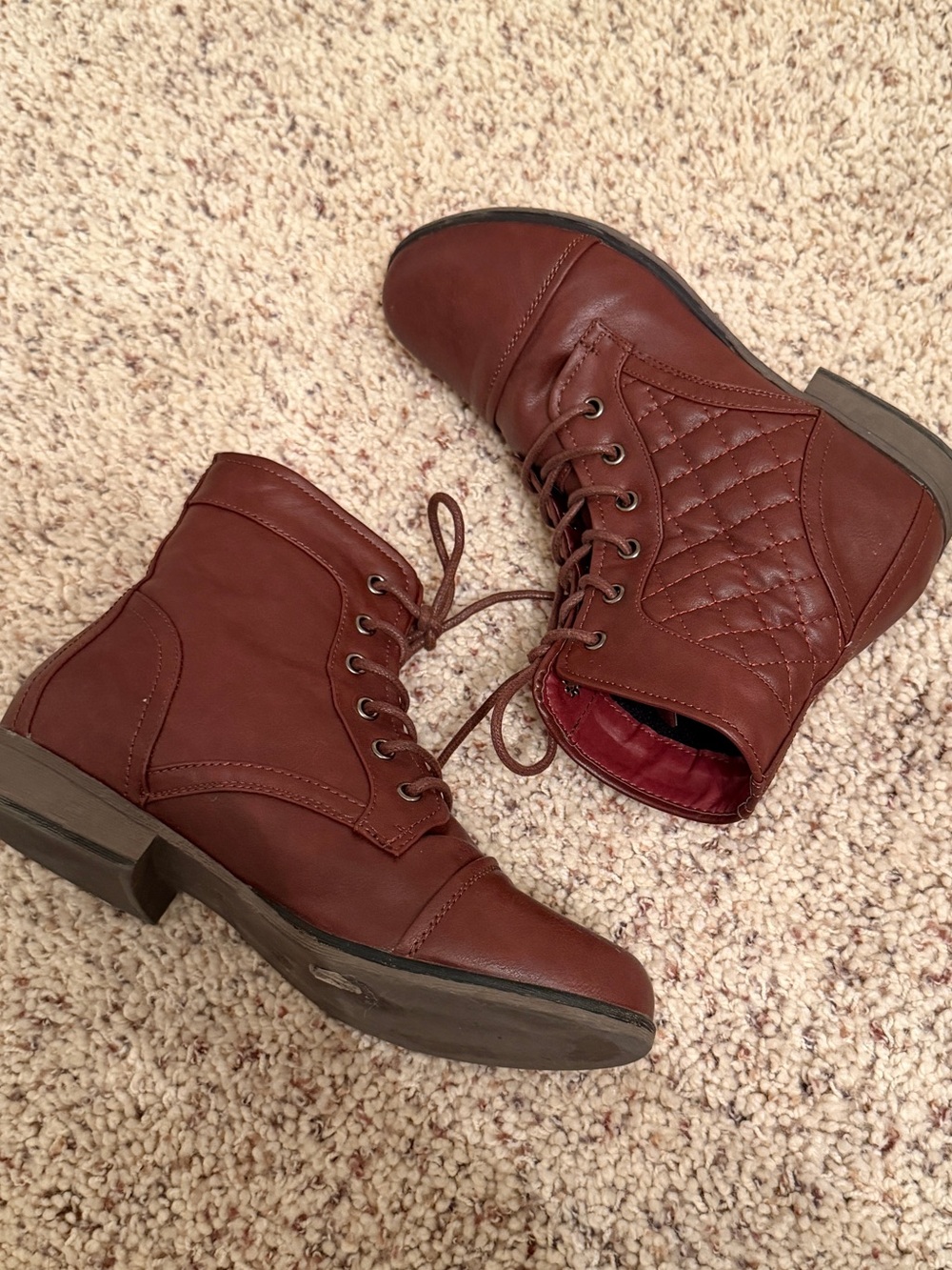 🌄 Burgundy Ankle Boots